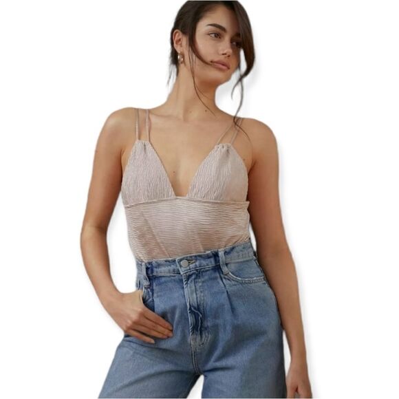 Nwt Urban Outfitters Plisse Scoop Back Bodysuit in Neutral - Picture 1 of 8